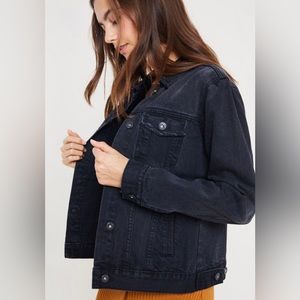 CLASSIC DENIM JEAN JACKET